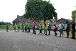 Demonstratie voor de deur van Arno van Vilsteren, Hoogoordstraat 18 te macharen